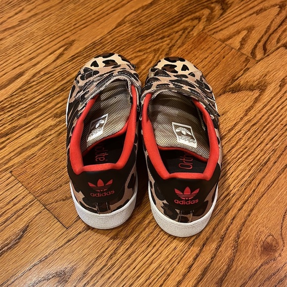 Adidas Girl’s Leopard Superstar Sneakers Size US 3 - Picture 4 of 6